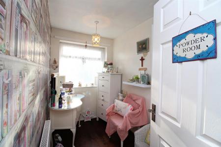 3 bedroom Semi-detached house for sale in Millers Close, Syston, LE7