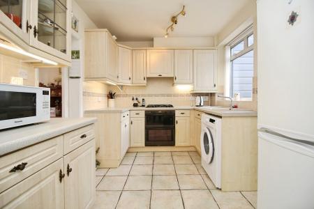 3 bedroom Semi-detached house for sale in Mossdale Road, Braunstone Town, LE3