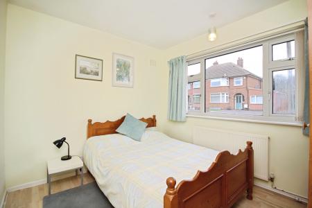 2 bedroom Semi-detached bungalow for sale in Oakcroft Avenue, Kirby Muxloe, LE9