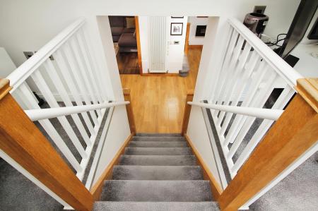 3 bedroom Semi-detached house for sale in Oakthorpe Avenue, Leicester, LE3