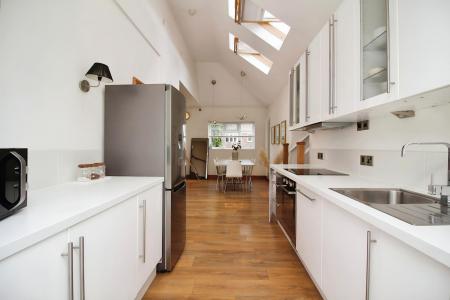 3 bedroom Semi-detached house for sale in Oakthorpe Avenue, Leicester, LE3