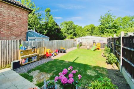 2 bedroom Semi-detached house for sale in Park Drive, Leicester Forest East, LE3