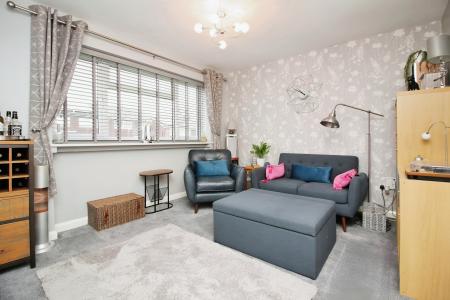 3 bedroom End of terrace house for sale in Park Rise, Leicester, LE3