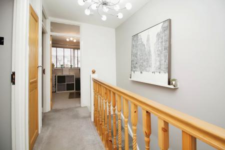 3 bedroom End of terrace house for sale in Park Rise, Leicester, LE3