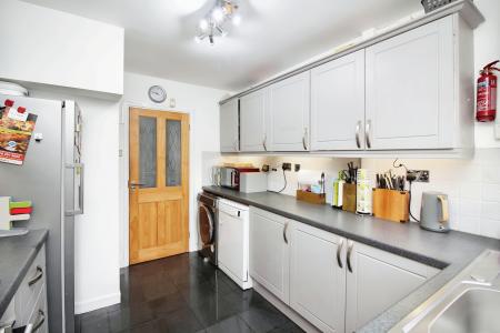 3 bedroom End of terrace house for sale in Park Rise, Leicester, LE3