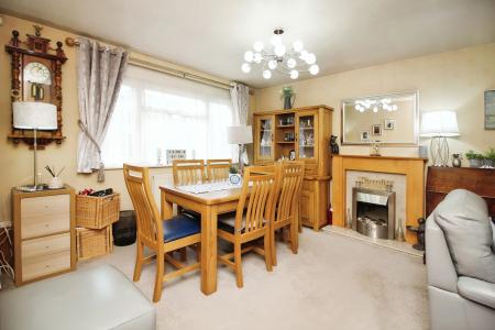 3 bedroom End of terrace house for sale in Park Rise, Leicester, LE3