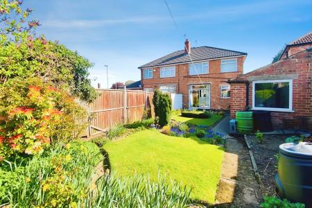3 bedroom Semi-detached house for sale in Ravenhurst Road, Braunstone Town, LE3