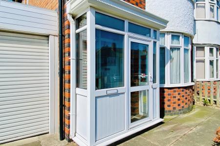 3 bedroom Semi-detached house for sale in Ravenhurst Road, Braunstone Town, LE3