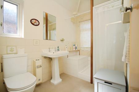 3 bedroom Semi-detached house for sale in Ravenhurst Road, Braunstone Town, LE3