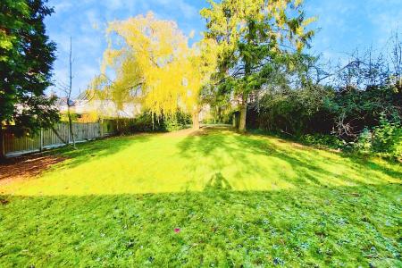 4 bedroom Detached house for sale in Shilton Road, Barwell, LE9