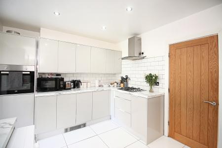 3 bedroom Semi-detached house for sale in Shottery Avenue, Braunstone Town, LE3