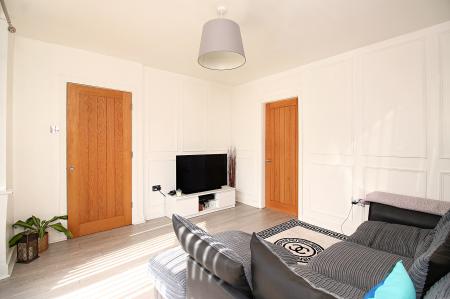 3 bedroom Semi-detached house for sale in Shottery Avenue, Braunstone Town, LE3