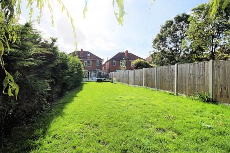 3 bedroom Semi-detached house for sale in Shottery Avenue, Braunstone Town, LE3