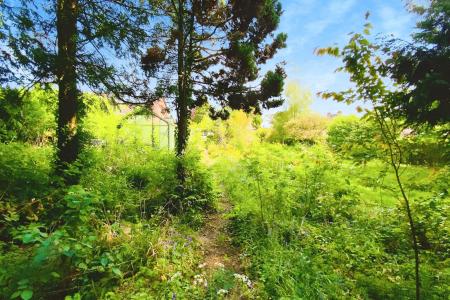 4 bedroom Detached bungalow for sale in Station Road, Kirby Muxloe, LE9