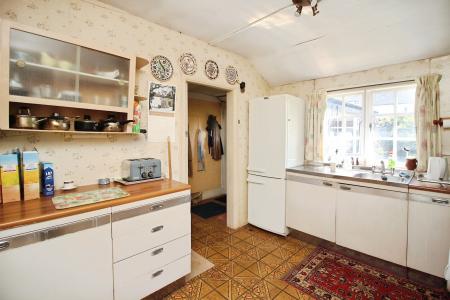 4 bedroom Detached bungalow for sale in Station Road, Kirby Muxloe, LE9