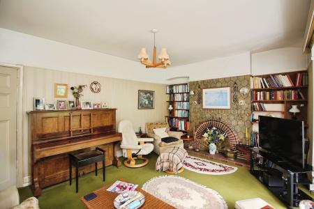 4 bedroom Detached bungalow for sale in Station Road, Kirby Muxloe, LE9