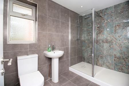 2 bedroom Detached bungalow for sale in Stoneywell Road, Leicester, LE4