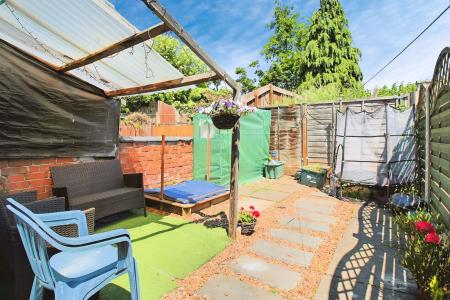 3 bedroom Terraced House for sale in Tudor Road, Leicester, LE3