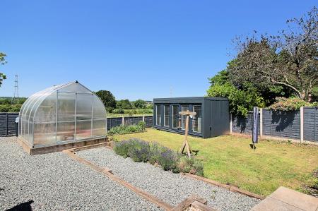 3 bedroom Semi-detached house for sale in Vicarage Close, Kirby Muxloe, LE9