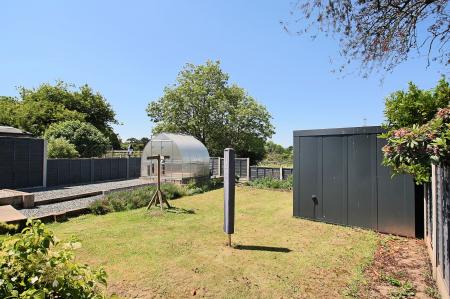 3 bedroom Semi-detached house for sale in Vicarage Close, Kirby Muxloe, LE9