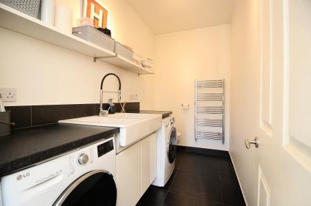 3 bedroom Semi-detached house for sale in Vicarage Close, Kirby Muxloe, LE9