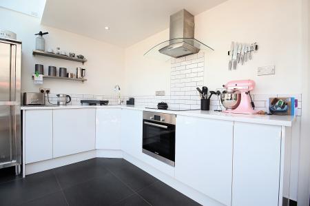 3 bedroom Semi-detached house for sale in Vicarage Close, Kirby Muxloe, LE9