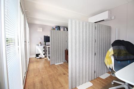 3 bedroom Semi-detached house for sale in Vicarage Close, Kirby Muxloe, LE9