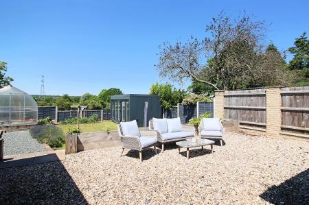 3 bedroom Semi-detached house for sale in Vicarage Close, Kirby Muxloe, LE9