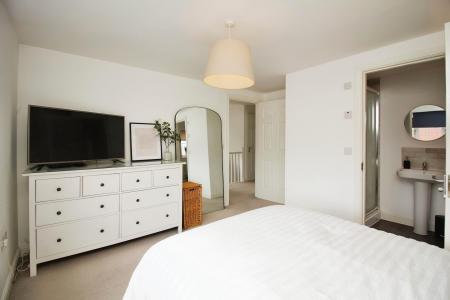 3 bedroom Detached house for sale in Welford Road, Wigston, Leicester, LE18