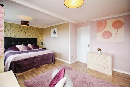 4 bedroom Detached house for sale in Wensleydale Close, Barwell, LE9