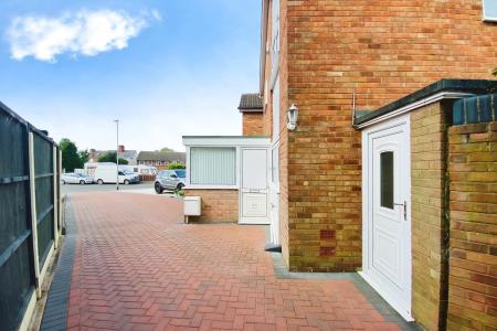 4 bedroom Detached house for sale in Wensleydale Close, Barwell, LE9