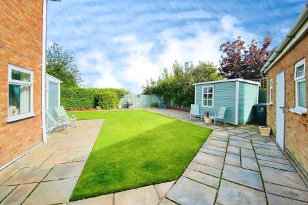 4 bedroom Detached house for sale in Wensleydale Close, Barwell, LE9