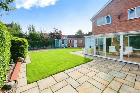 4 bedroom Detached house for sale in Wensleydale Close, Barwell, LE9