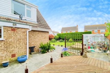 3 bedroom Detached house for sale in Wessex Drive, Leicester, LE3