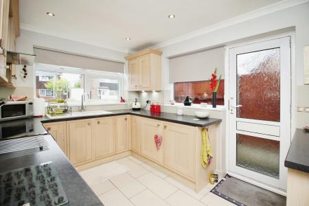 3 bedroom Detached house for sale in Wessex Drive, Leicester, LE3