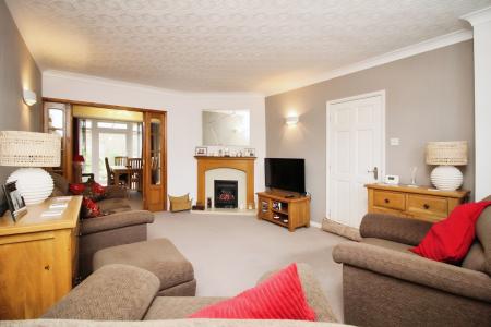 3 bedroom Semi-detached house for sale in Westover Road, Braunstone Town, LE3