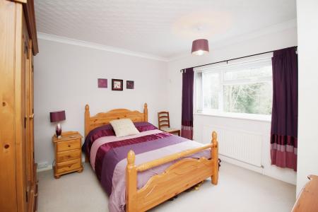 3 bedroom Semi-detached house for sale in Westover Road, Braunstone Town, LE3