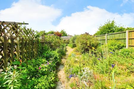 3 bedroom Semi-detached house for sale in Wilnicott Road, Braunstone Town, LE3