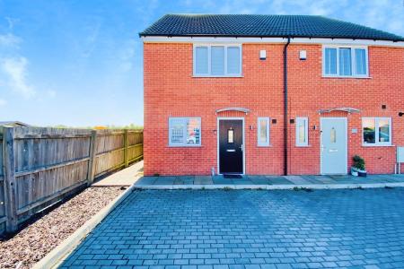 Windsor Gardens, Croft, LE9