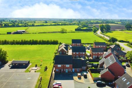 3 bedroom Town house for sale in Windsor Gardens, Croft, LE9