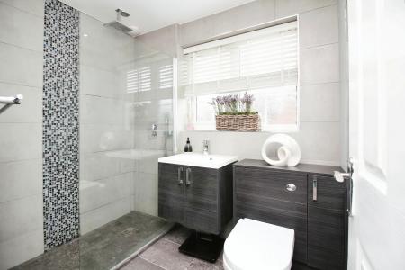 3 bedroom Semi-detached house for sale in Woodhouse Road, Narborough, LE19