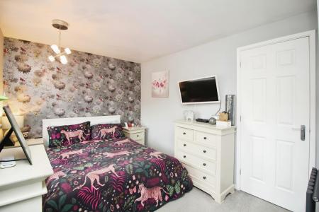 3 bedroom Semi-detached house for sale in Woodhouse Road, Narborough, LE19