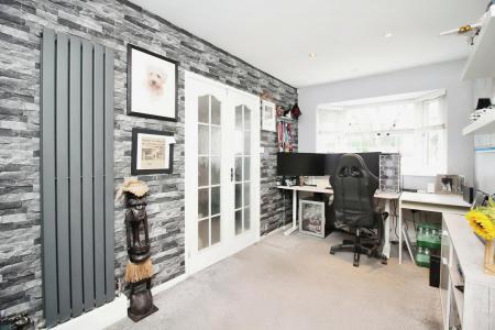 3 bedroom Semi-detached house for sale in Woodhouse Road, Narborough, LE19