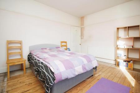 2 bedroom Terraced House for sale in Woodville Road, Leicester, LE3