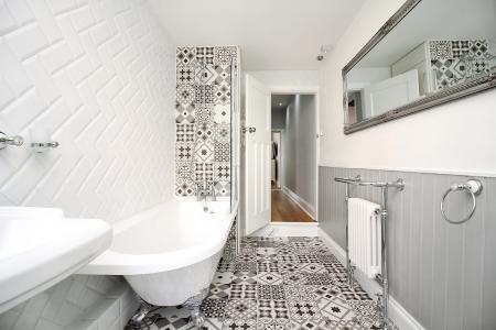 2 bedroom Terraced House for sale in Woodville Road, Leicester, LE3