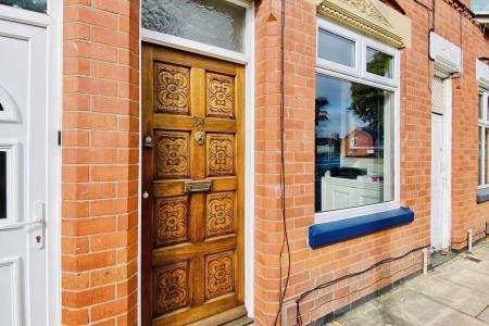2 bedroom Terraced House for sale in Woodville Road, Leicester, LE3