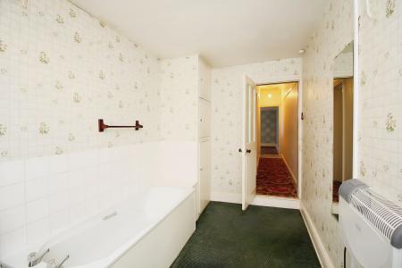 2 bedroom Terraced House for sale in Woodville Road, Leicester, LE3