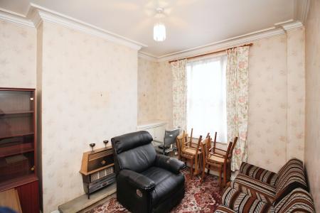 2 bedroom Terraced House for sale in Woodville Road, Leicester, LE3