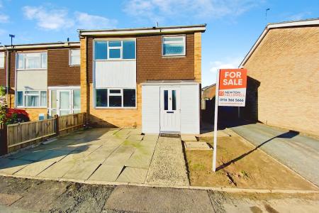 3 bedroom End of terrace house for sale in Ashlyns Rise, Leicester, LE3