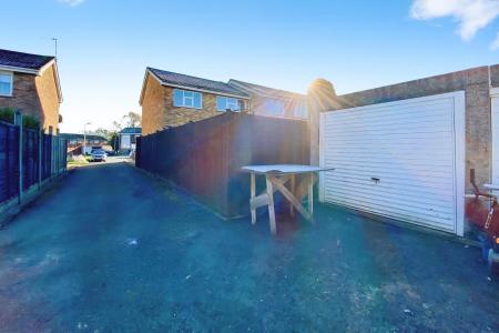 3 bedroom End of terrace house for sale in Ashlyns Rise, Leicester, LE3